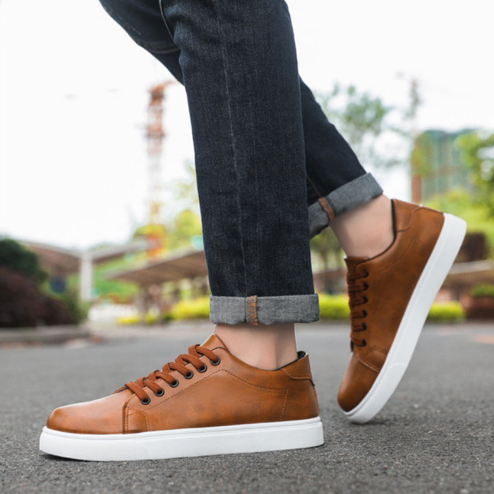 Enzo Ledertrainer