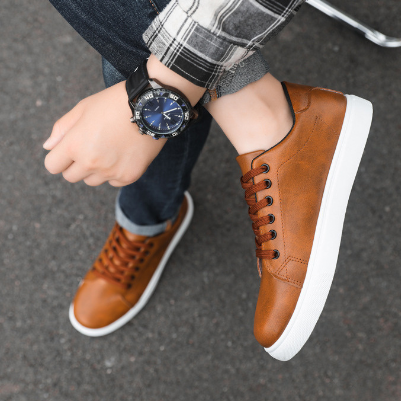 Enzo Ledertrainer