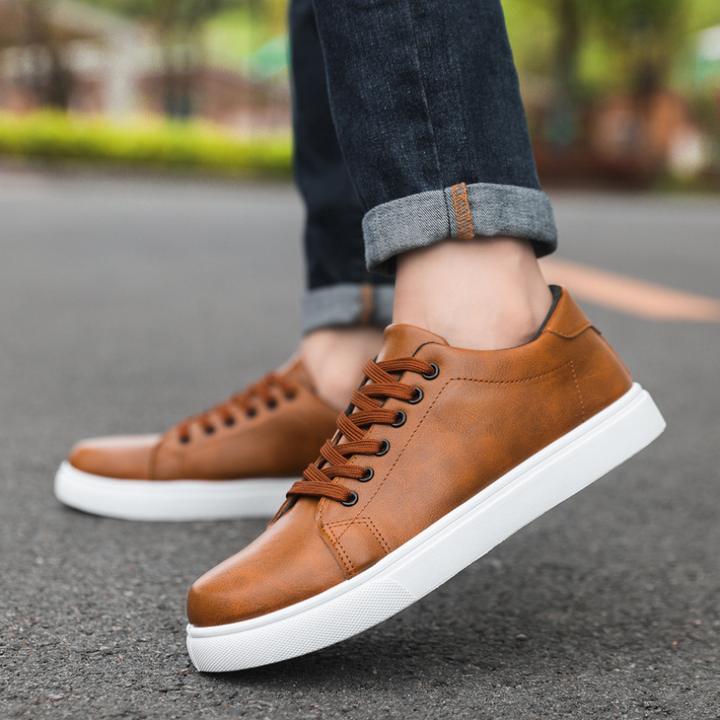 Enzo Ledertrainer