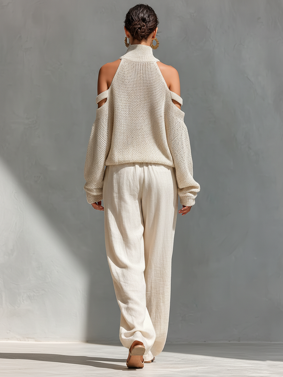 Thalia - Completo maglia dolcevita a spalle scoperte e pantaloni ampi beige