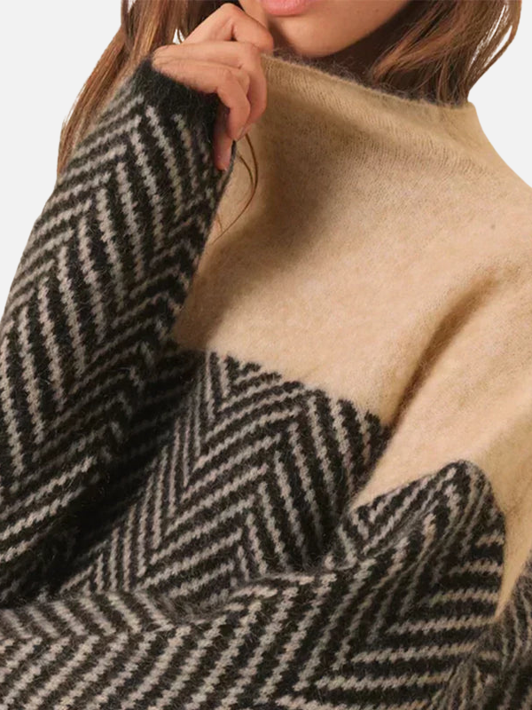 Camilla | Pull à col roulé à motif chevrons