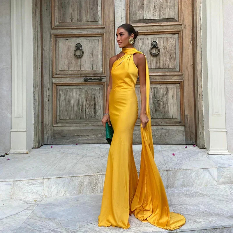 Adaline – Robe longue cape intemporelle