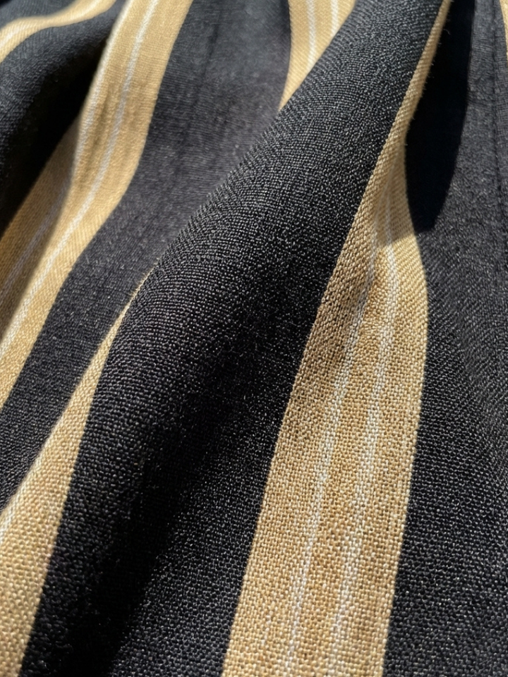 Lina | Robe midi portefeuille rayée à col en V et manches courtes