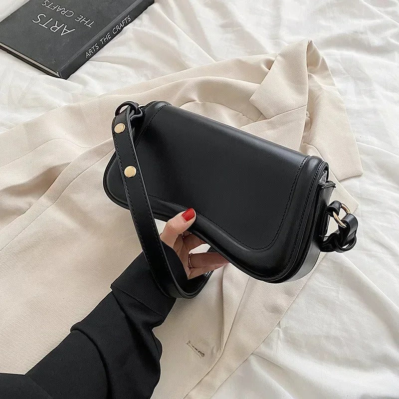 Sac à main en cuir végétalien à rabat ondulé Cadence