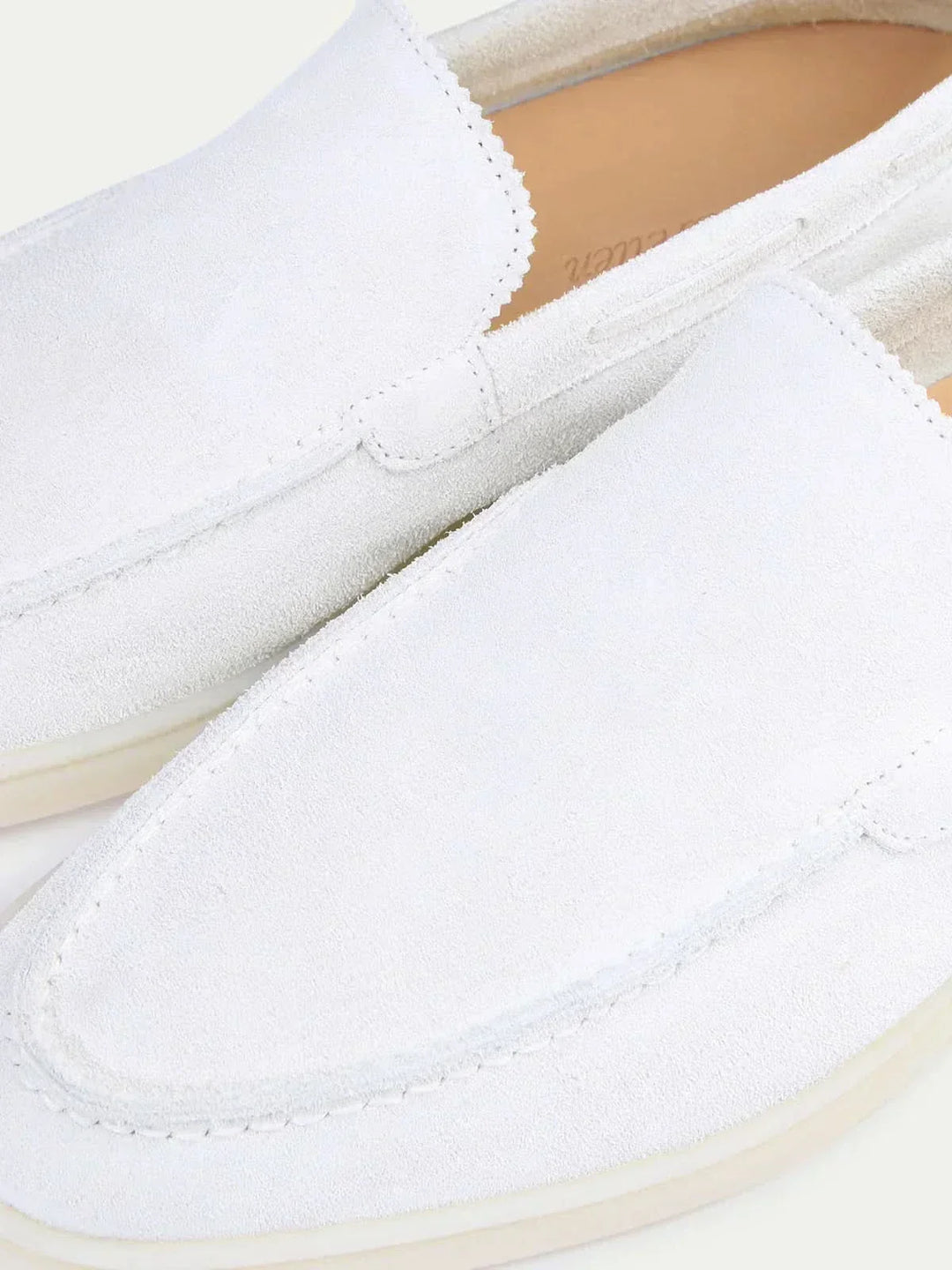 Mocassin classique en suède blanc perlé