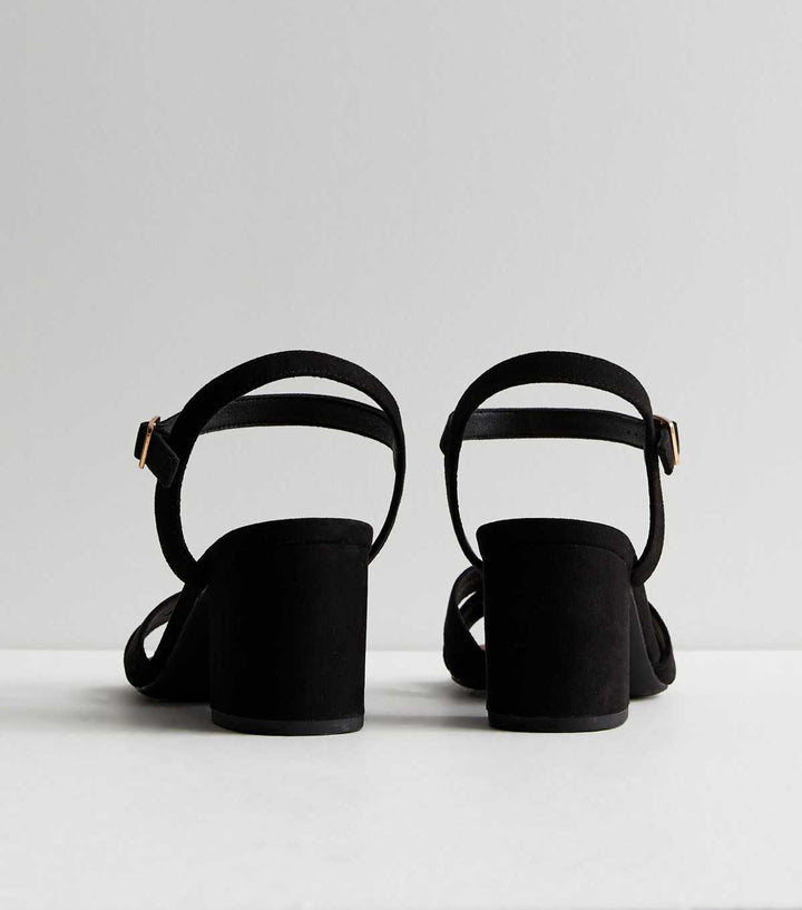 Sandales à talon carré en velours noir et coupe large en 2 parties | New Look